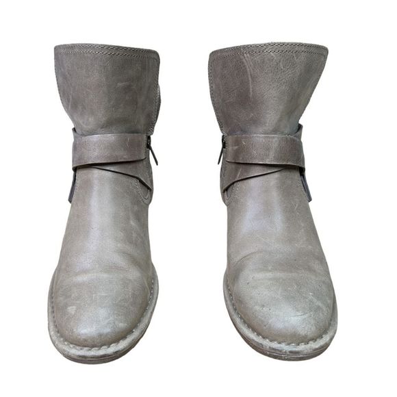 UGG Elora Ankle Boots - Size 7 - Picture 2 of 8